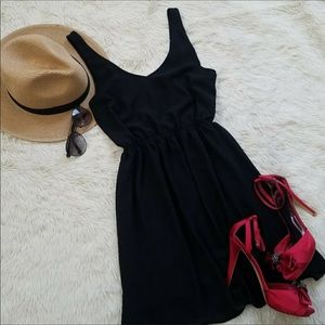 DIVIDED LITTLE BLACK DRESS V NECK